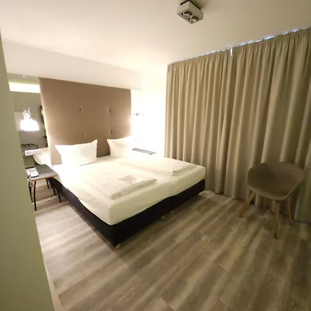 酒店 艾玛迪斯酒店 4*