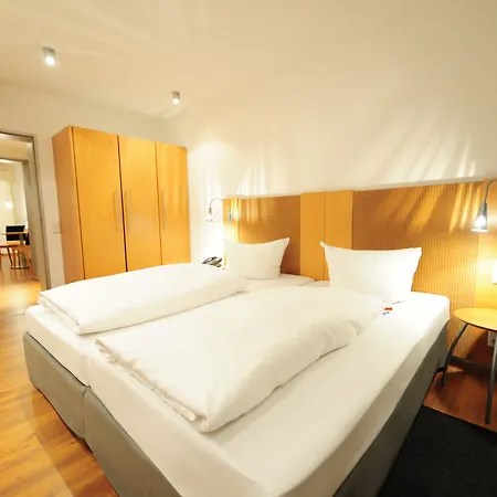 艾玛迪斯酒店 酒店 4*