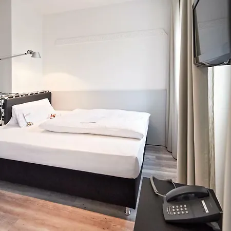 Amadeus Hotel
