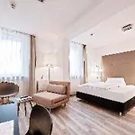 Amadeus Hotel 4*