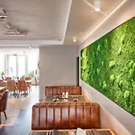 Hotel Amadeus 4*