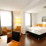 Amadeus Hotel 4*