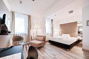 Amadeus Hotel 4*