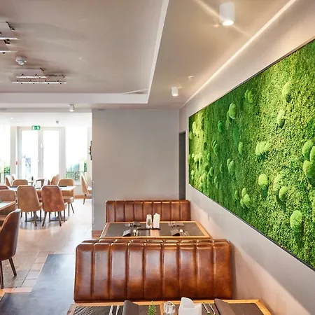 Amadeus Hotel 4*